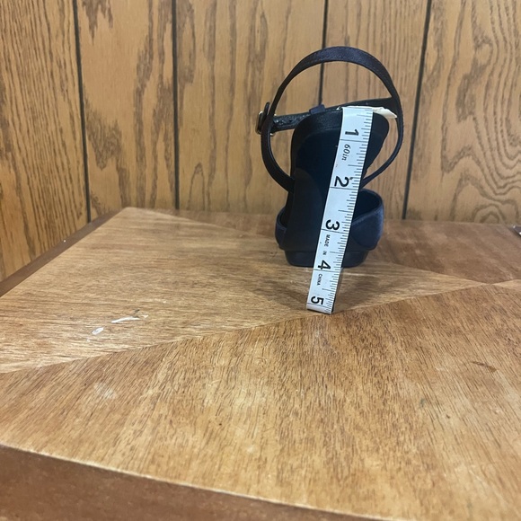 Tory Burch" Black Velvet & Navy Blue Satin T-Strap Heels - Picture 14 of 15